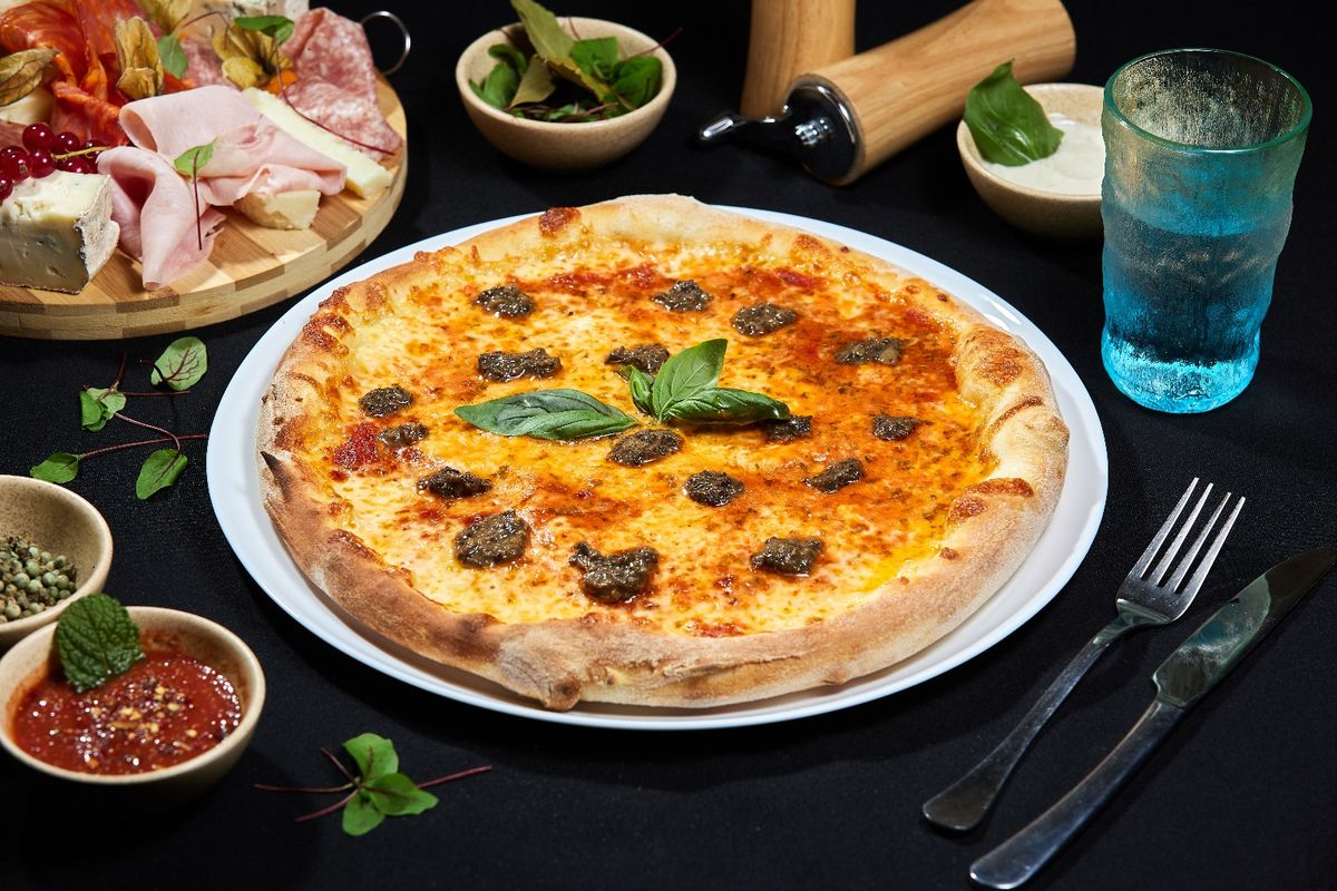 Pizza Margerita con Tartufo